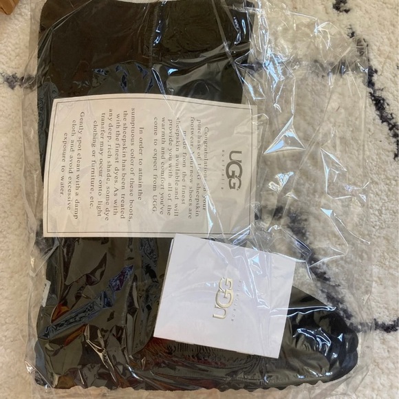 UGG Australia Black Sheepskin Boots - Picture 4 of 6